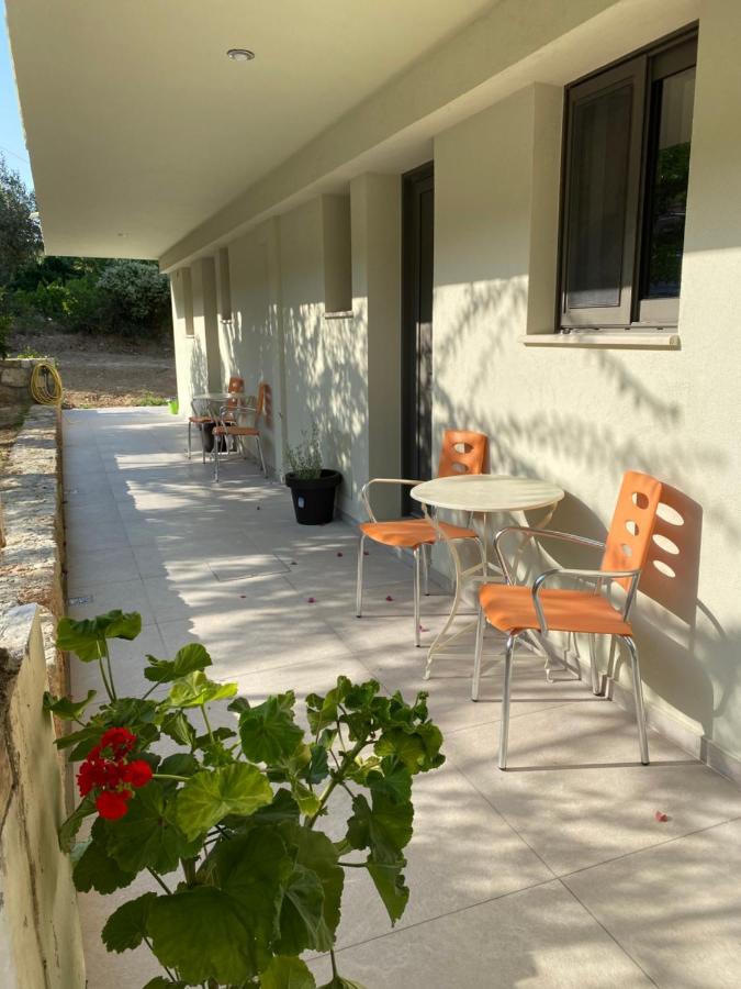 Mirovigli Family Rooms Lepedha Luaran gambar